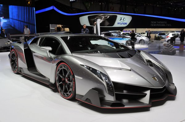 01-lamborghini-veneno-geneva.jpg