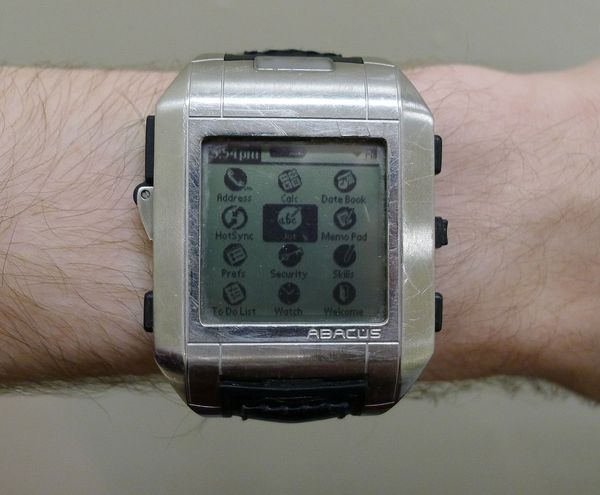 1280px-Fossil_Wrist_PDA_on_wrist.JPG