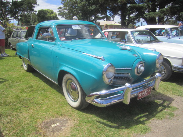 1951_Studebaker_Champion_Starlight_Coupe.jpg