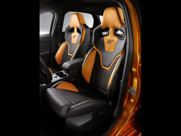 2012-Ford-Focus-ST-Seat-1280x960.jpg