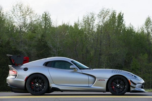 2016-dodge-viper-acr-2.jpg