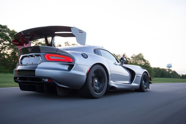 2016-dodge-viper-acr-3.jpg