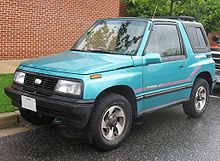 220px-Geo_Tracker_LSi_convertible.jpg