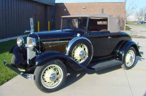 32-cabriolet-with-fender-well-spare-tire-cover-jpg.2038060.jpg
