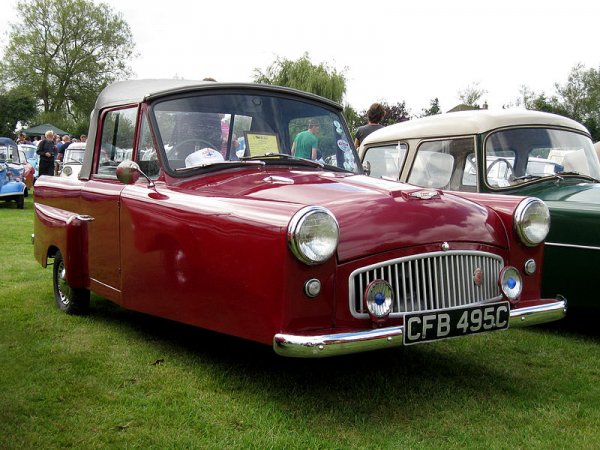 800px-1964_Bond_Minicar_Mark_G_Tourer.jpg