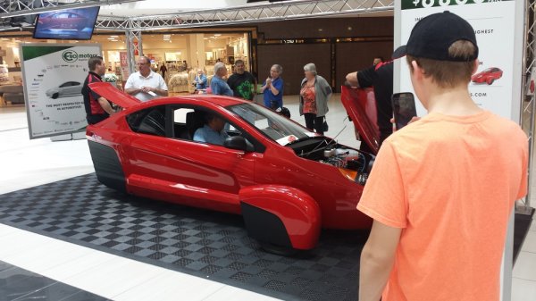 Elio 2.jpg
