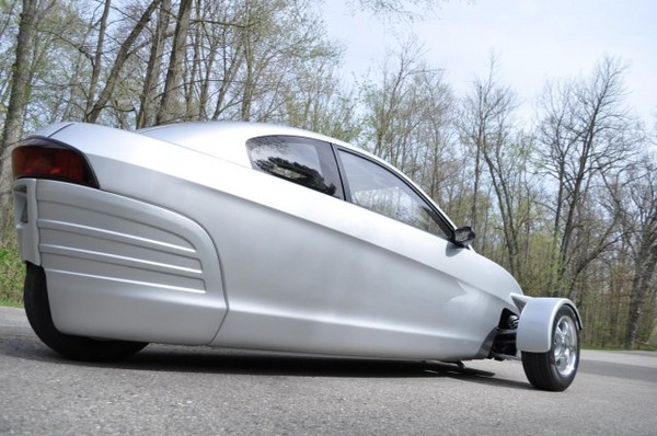 elio-motors-84-mpg-3-wheeler-image-elio-motors_100427026_m.jpg