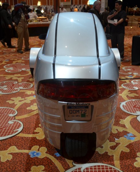 Elio Vegas 2.jpg