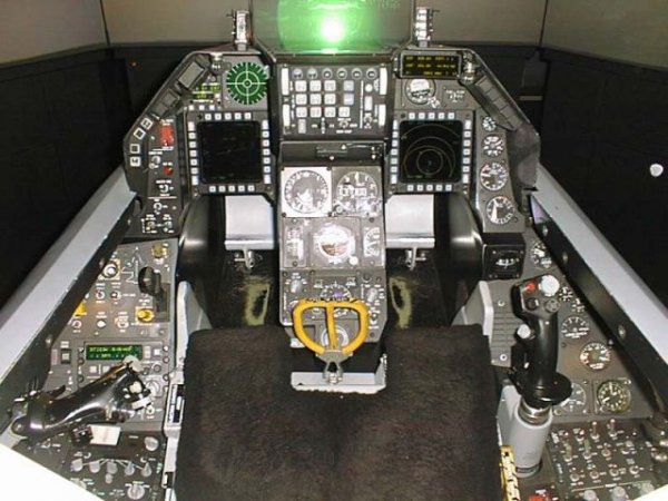 f-16cockpit.jpg