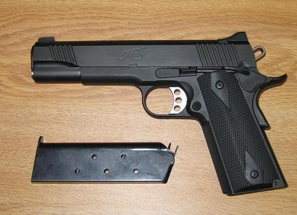 Kimber_Custom_TLE_(left).JPG