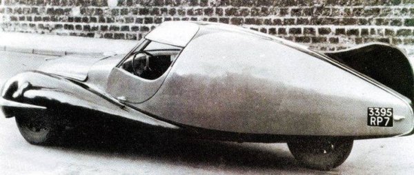 Marotti 3 wheeled concept car BAck.jpg