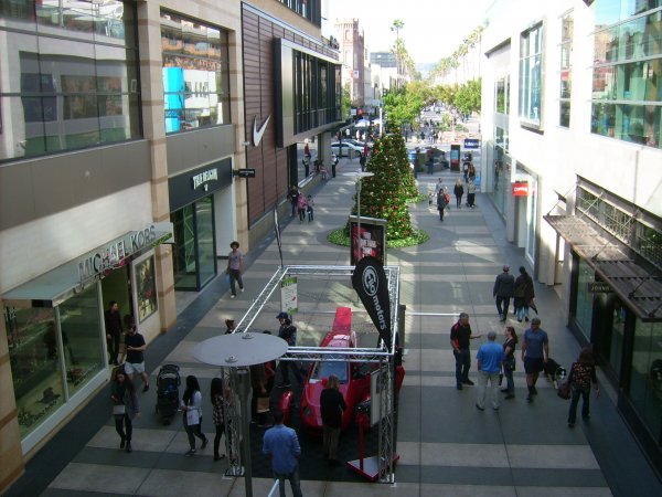 Santa Monica Elio display 125.JPG