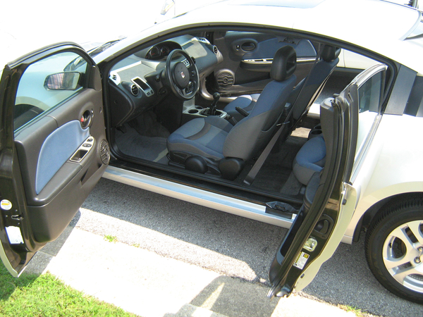 Saturn_ION_silver_4-door_coupe_doors.jpg