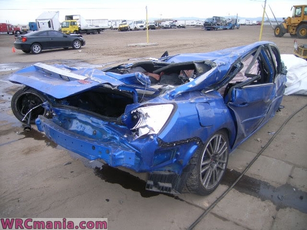 subaru-crash-sti-gvb-2011-sedan-totaled-destroyed-incidente-impreza-4.jpg