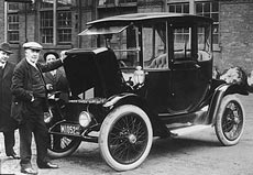 www.pbs.org_now_shows_223_images_edison_electric_car.jpg