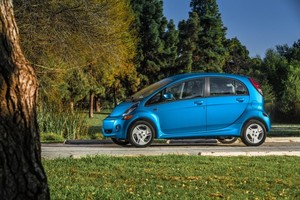 2014-mitsubishi-i-miev_100468545_l.jpg